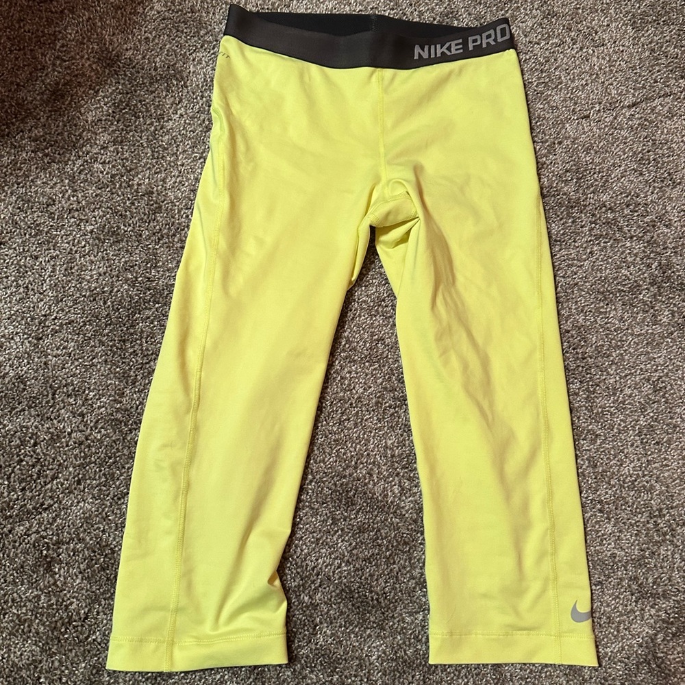 Nike Pro Capris
